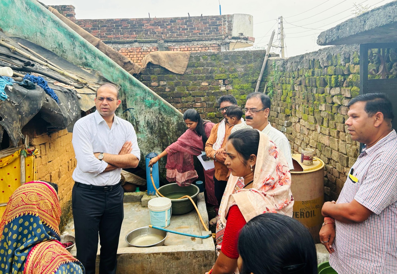 जल जीवन मिशन के नए संचालक डॉ. सर्वेश्वर नरेन्द्र भुरे ने दुर्ग और राजनांदगांव में मिशन के कार्यों का किया निरीक्षण