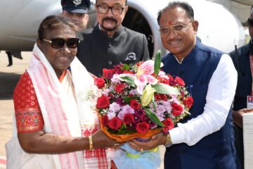 राष्ट्रपति श्रीमती मुर्मु का छत्तीसगढ़ आगमन पर हुआ आत्मीय स्वागत