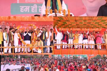 विस अध्यक्ष व राजनांदगांव विधायक डॉ. रमन सिंह नगर निगम चुनाव में पहुंचे राजनांदगाँव