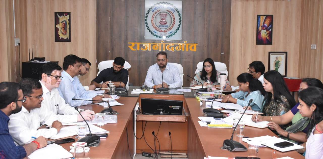 राजनांदगांव : अवैध रेत-शराब परिवहन पर सख्ती, 20 जून को होगा सघन पौधरोपण- कलेक्टर