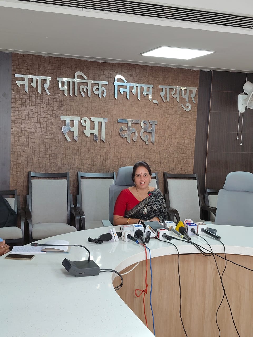 इंदौर की तर्ज पर रायपुर में सफाई और विकास को मिलेगी नई दिशा – मीनल चौबे