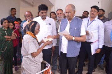 रायपुर में 250 हितग्राहियों को मिला आर्थिक सहयोग, सांसद बृजमोहन अग्रवाल ने किए चेक वितरित