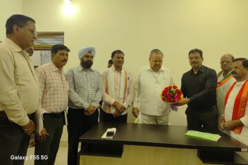 राजनांदगांव स्वच्छता सर्वेक्षण में देश के टॉप-20 में, महापौर व आयुक्त ने डॉ. रमन सिंह से की मुलाकात