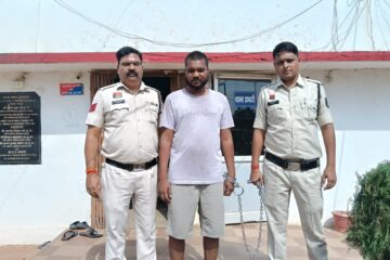 बलेनो कार चोरी करने वाला आरोपी मुंगेली से गिरफ्तार, लावारिस हालत में मिली गाड़ी