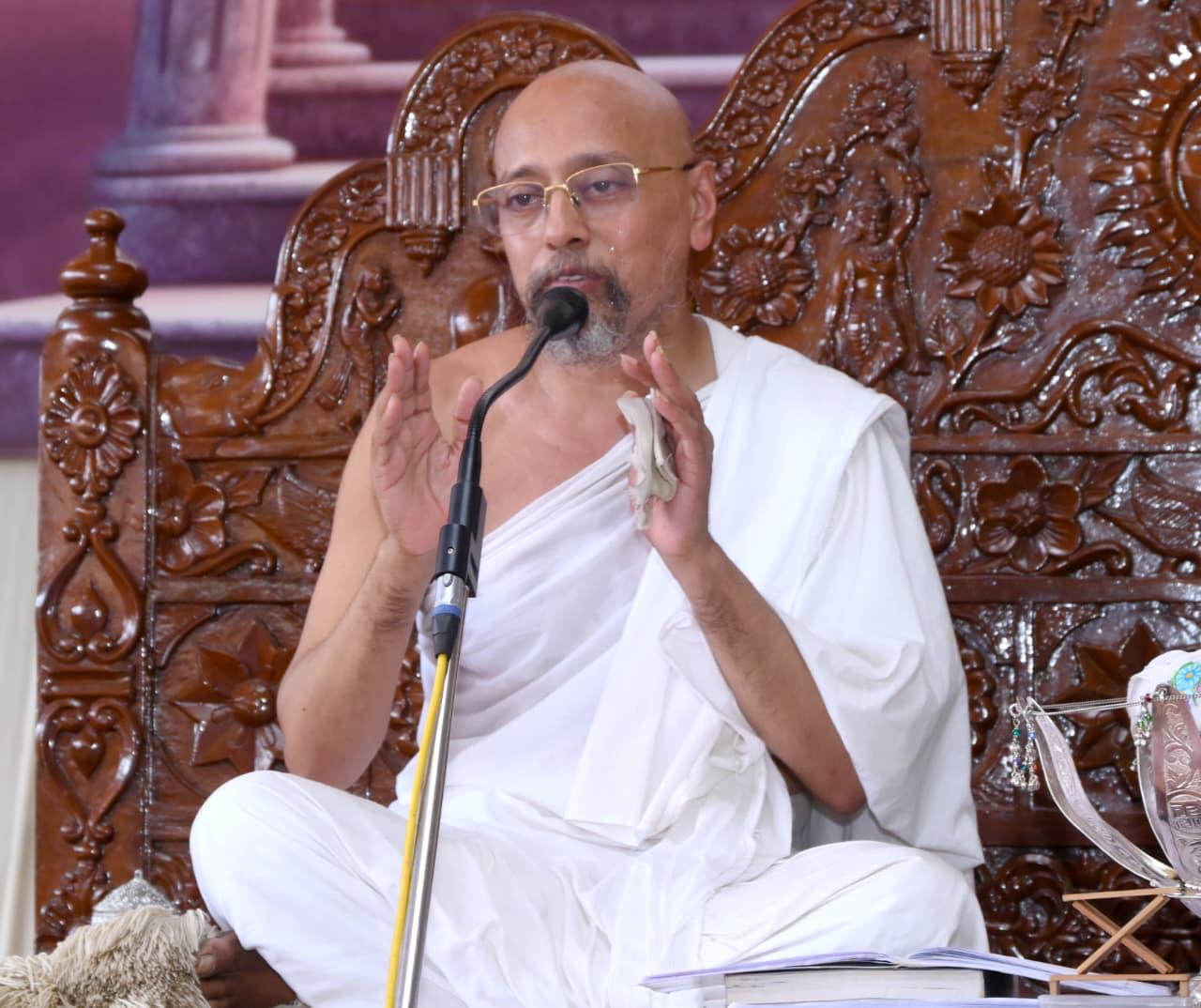 परिवार सुधारें, जीवन संवारें : मनीष सागरजी महाराज गृहस्थ जीवन पाप नहीं, पुण्य का प्लेटफार्म है