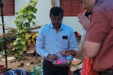 शोक संवेदना प्रकट करने अभिषेक सिंह सोमनी ककरेल और कन्हारपुरी पहुंचे