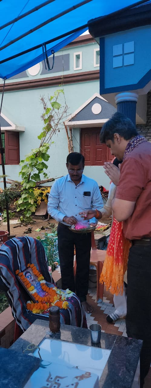 शोक संवेदना प्रकट करने अभिषेक सिंह सोमनी ककरेल और कन्हारपुरी पहुंचे