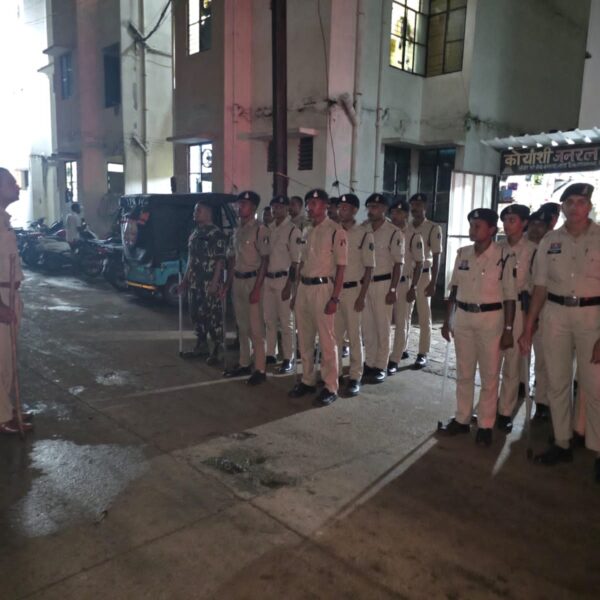 बीएसयूपी कॉलोनी में पुलिस का सत्यापन अभियान